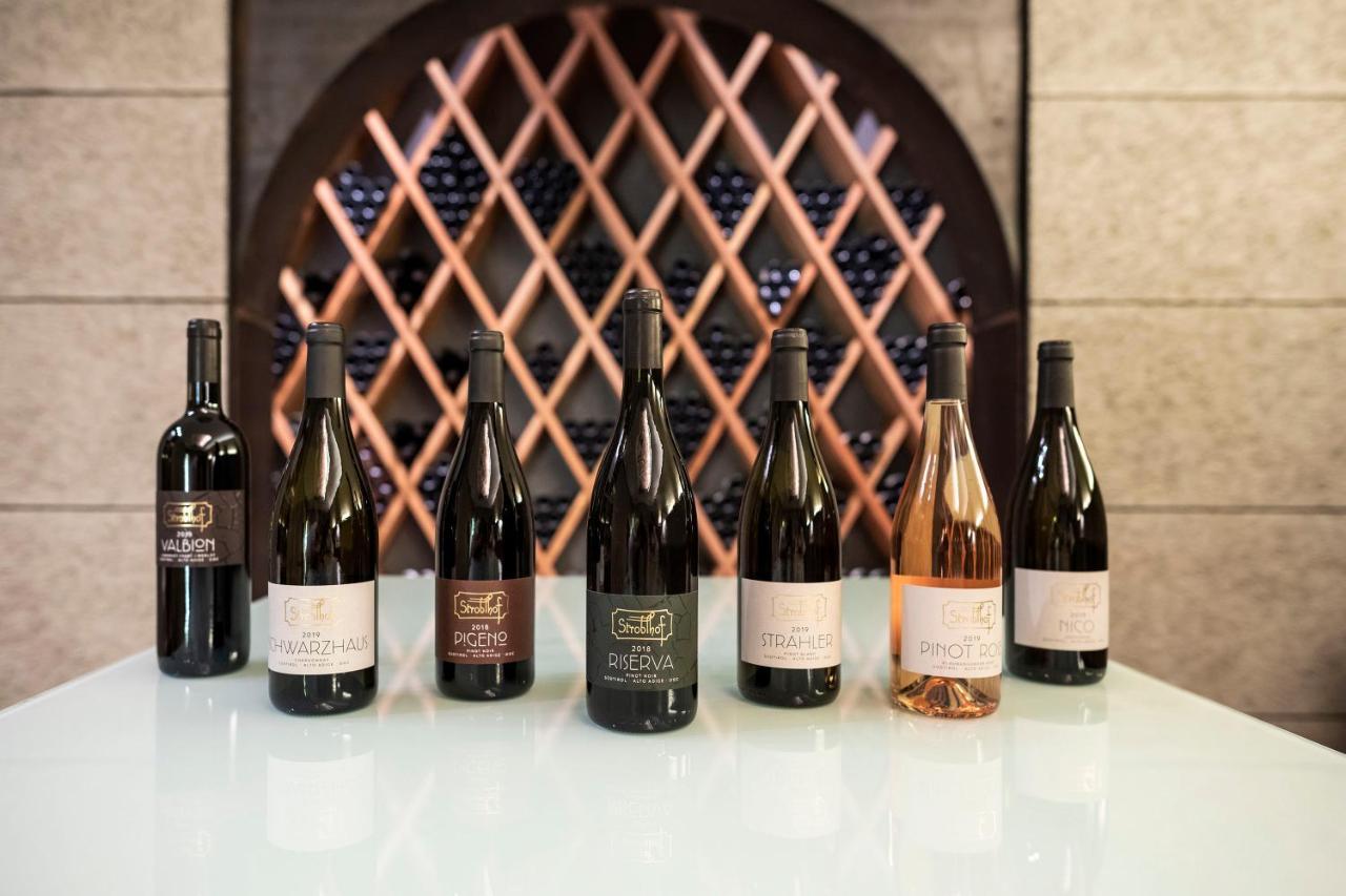 Hotel Weingut Stroblhof Appiano Sulla Strada Del Vino Esterno foto