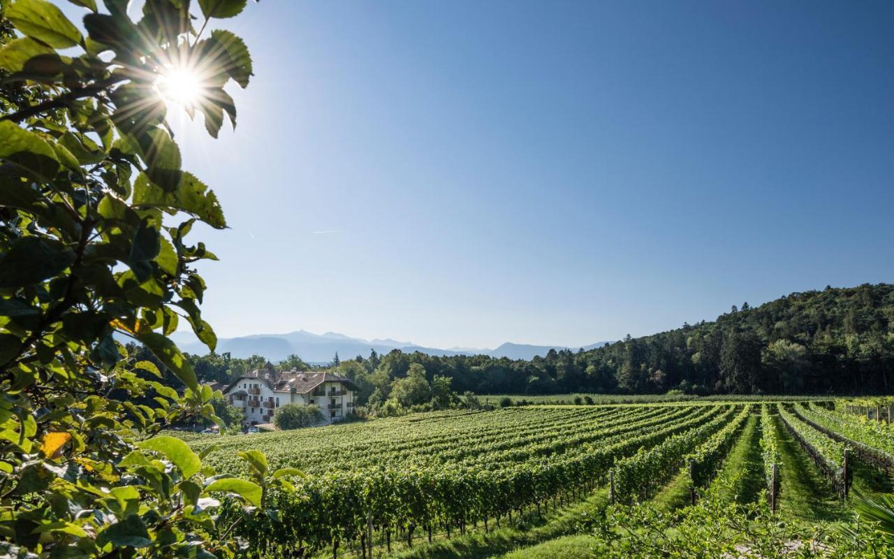Hotel Weingut Stroblhof Appiano Sulla Strada Del Vino Esterno foto